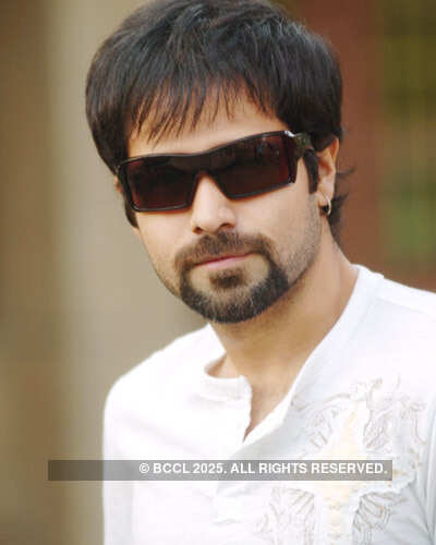 Emraan promotes 'Raaz'