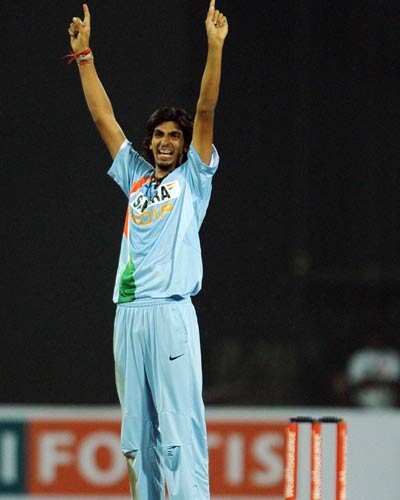 2nd ODI: India beat Lanka