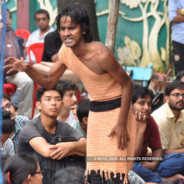 Street play at Jadavpur University