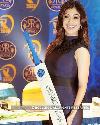 Shilpa enters IPL ring