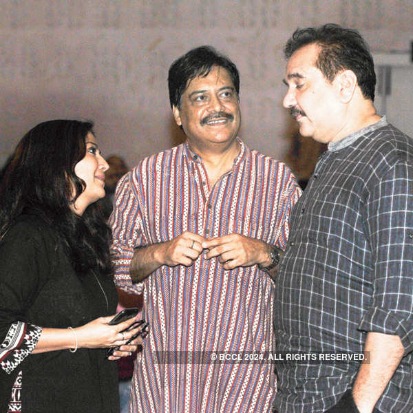 Deepti-naval-And-Shekhar-Suman-Present-Ek-Mulakat-Play