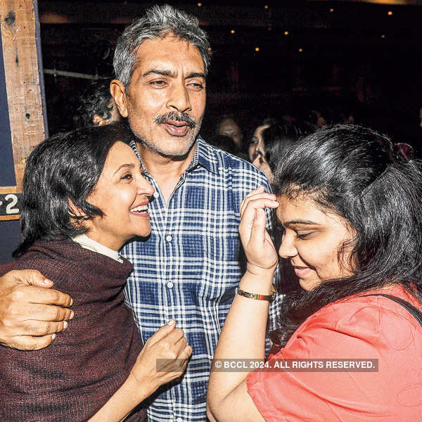 Deepti Naval with her ex-husband Prakash Jha and daughter Disha during the premiere of the play Ek Mulaqat presented by Bombay Times - Photogallery