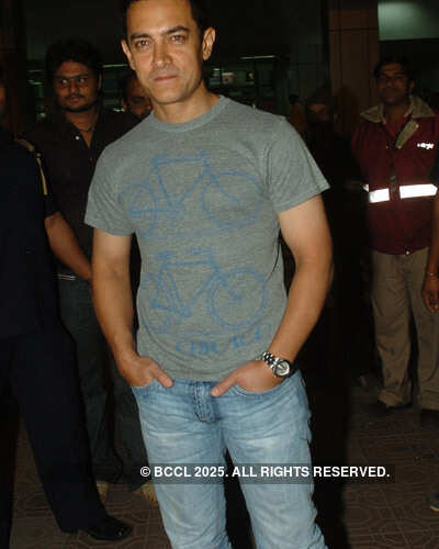 Aamir visits IIMs