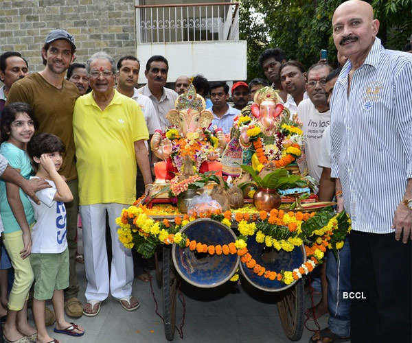 Bollywood Celebs at Ganesh Visarjan