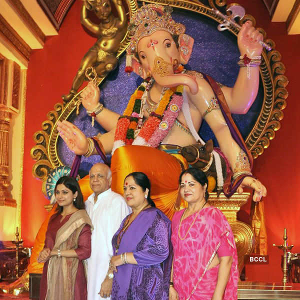 Bollywood Celebs Chant Ganpati Bappa