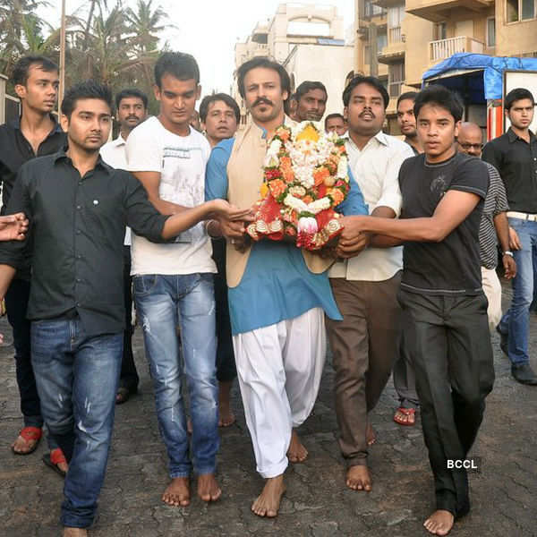 Bollywood Celebs at Ganesh Visarjan