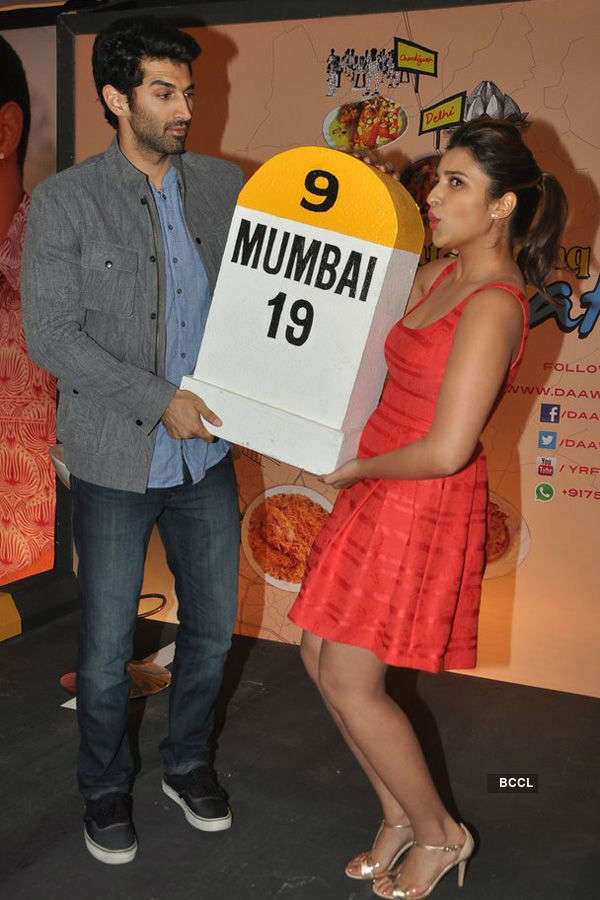 Aditya, Parineeti promote Daawat-e-Ishq