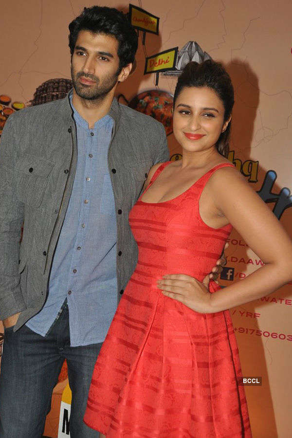 Aditya, Parineeti promote Daawat-e-Ishq