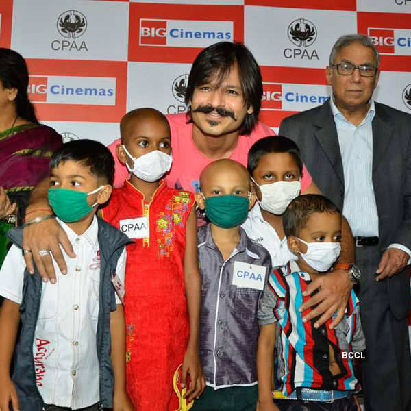 Vivek celebrates b'day with cancer patients