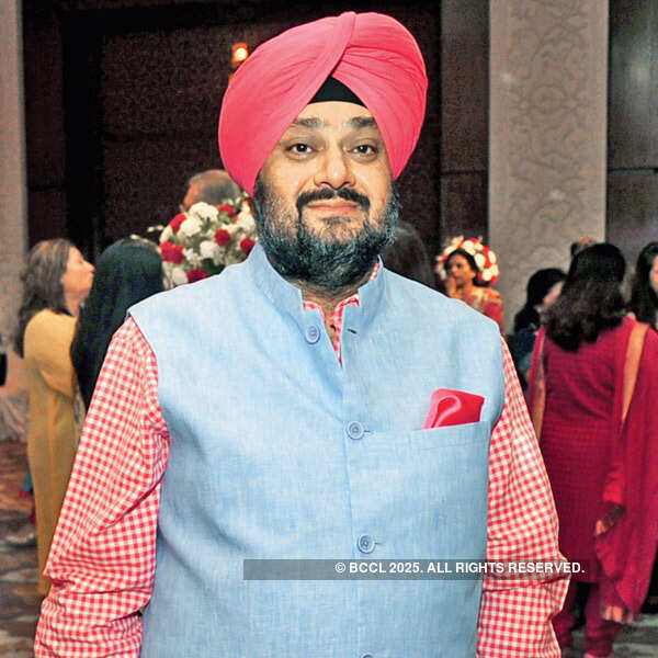 Socialites @ Pakistani lifestyle exhibition