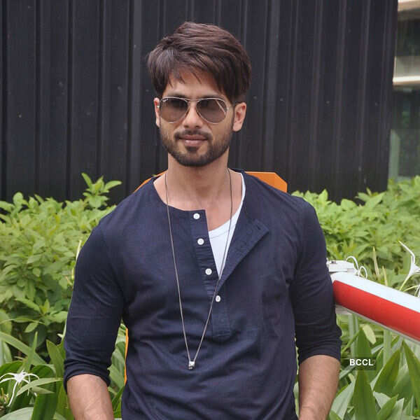 Shahid Kapoor promotes Haider