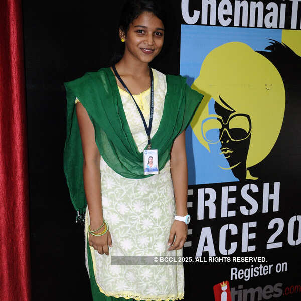 Clean & Clear Fresh Face 2014