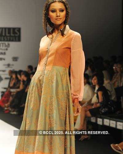 Shipra Malik presents a creation by designer Priyadarshini Rao during ...