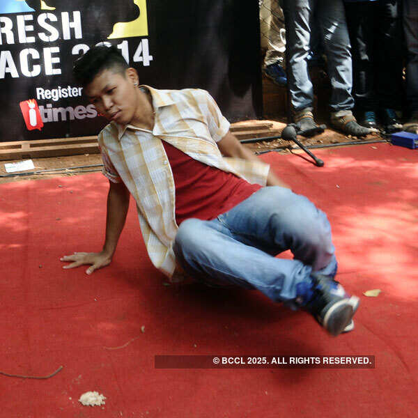 Clean & Clear Fresh Face 2014