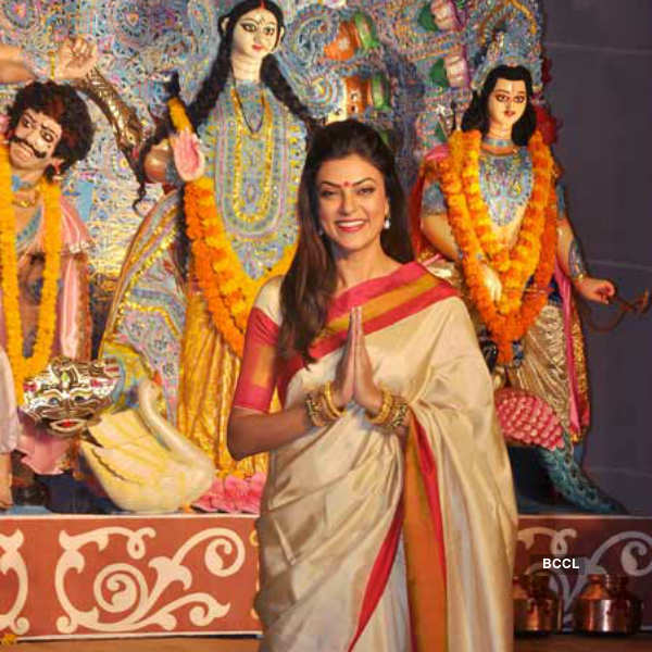Drashti Dhami Fanatic в X: „Bengali Durga puja look @drashti10 ✨😍 Hairstyle  by Zulekha #DrashtiDhami #SilsilaBadallteRishtonKa https://t.co/TeyoT4ltvq“  / X