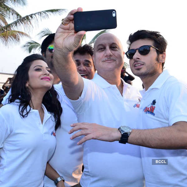 Celebs @ Cleanliness drive