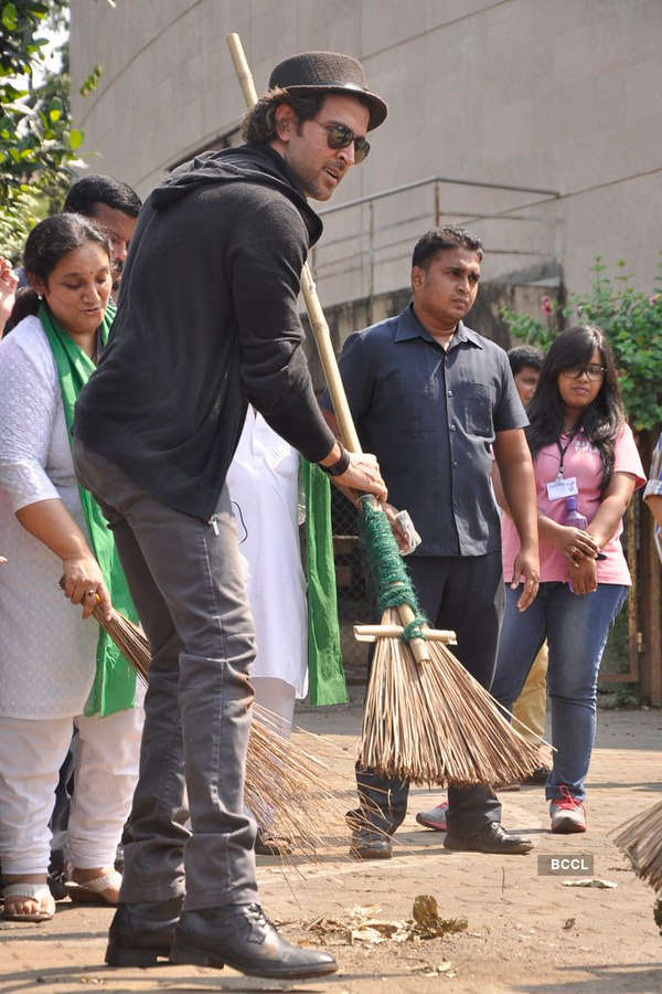 Hrithik @ Clean India Campaign