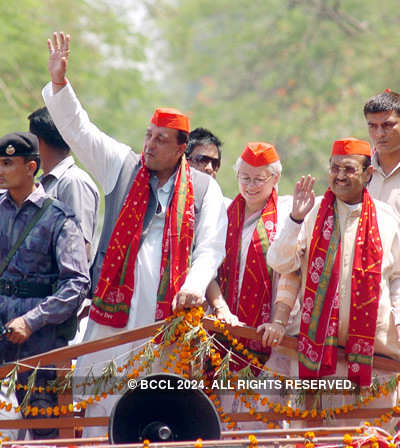 SP campaigns in Lucknow