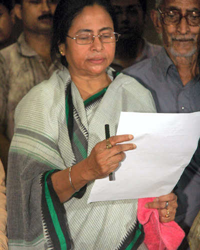 Mamta files nomination