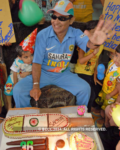 Sachin celebrates his 39th birthday