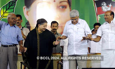 Jayalalithaa releases manifesto 