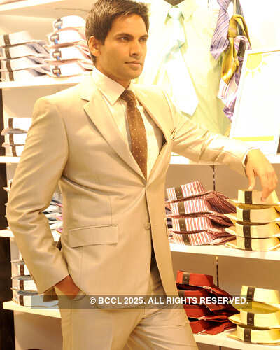 Store Launch: 'Vanheusen'