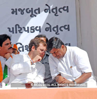 Rahul campaigns in Mehsana