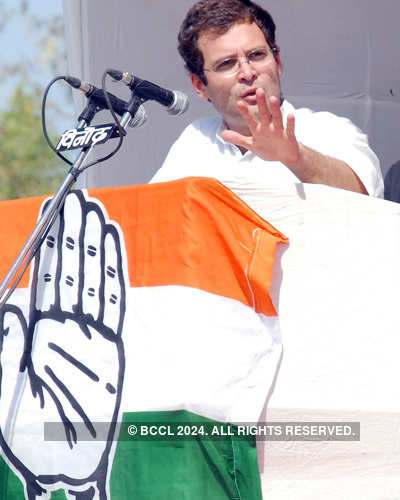 Rahul campaigns in Mehsana