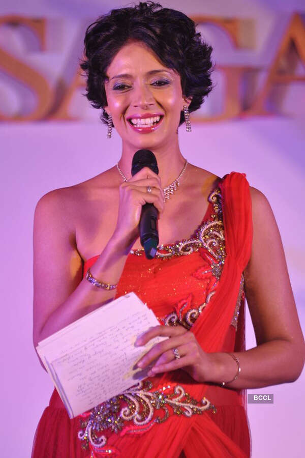 Juhi Babbar walks ramp for Nisha Sagar