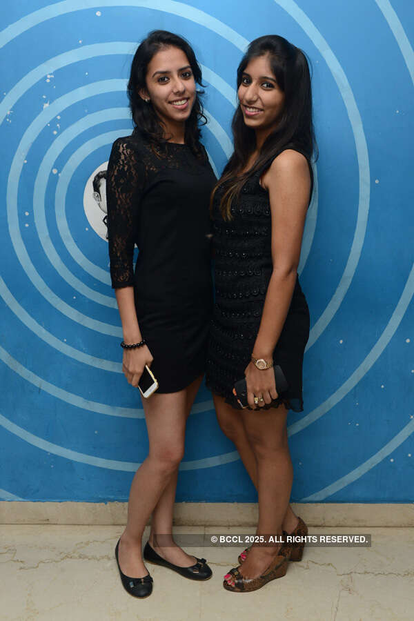 Party @ Smallworld pub