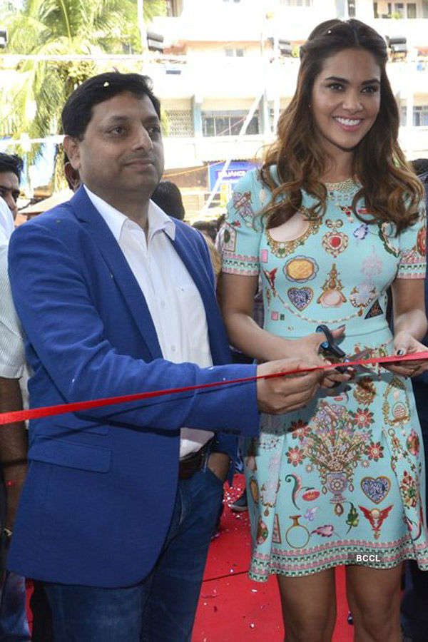 Esha Gupta @ promotional event