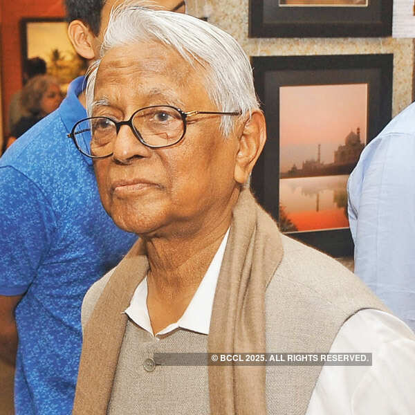 DMRC director's photo exhibition