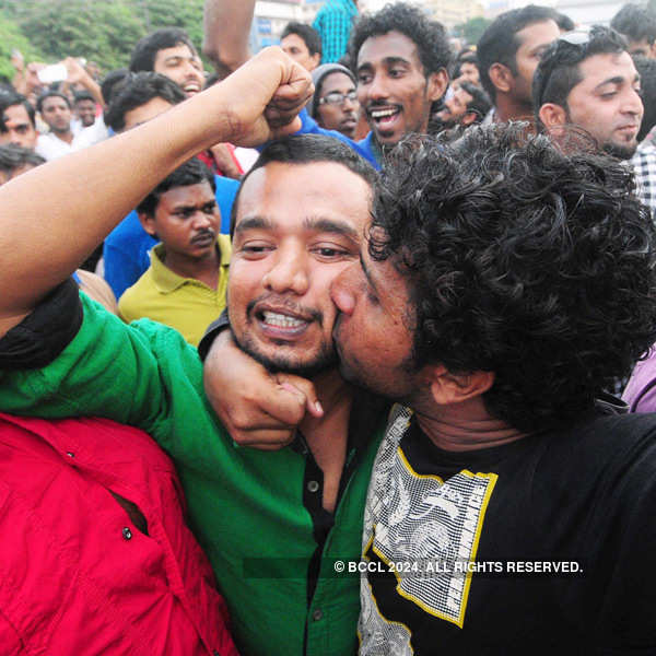 'Kiss of Love' protest in Kochi