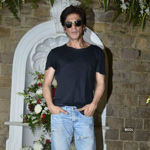 SRK celebrates his b'day with media