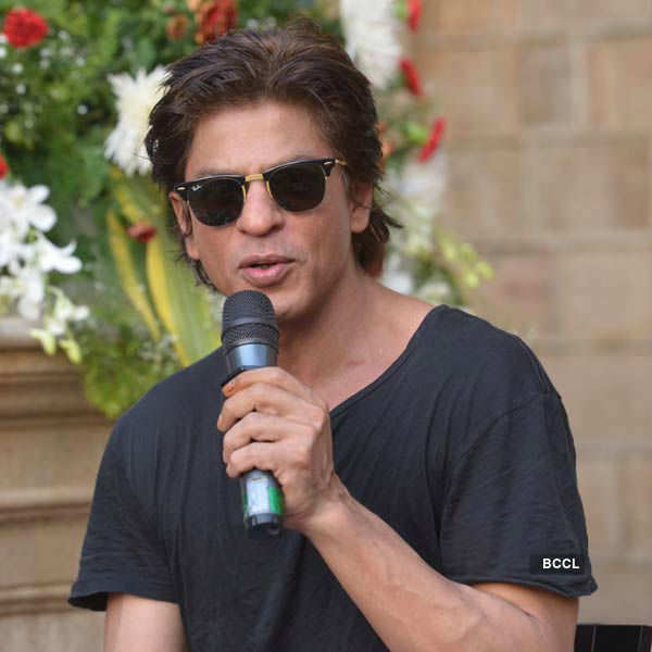 SRK celebrates his b'day with media