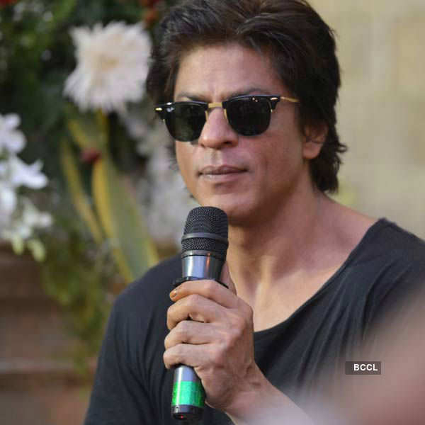 SRK celebrates his b'day with media