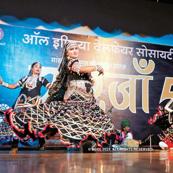 Click selfie for a record