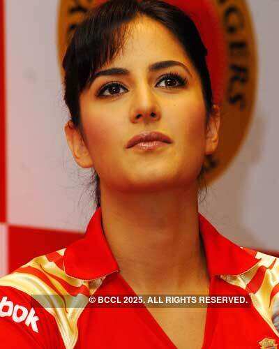 Kaitrina at an event