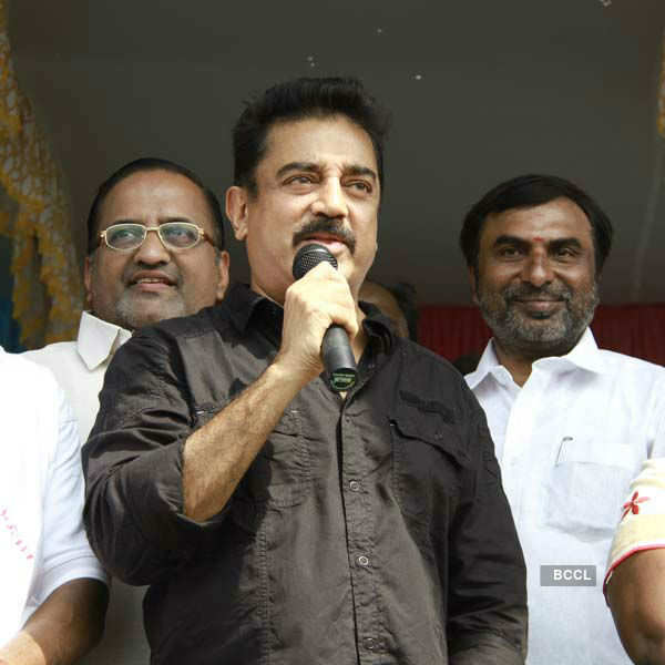 Kamal at a cleanliness drive