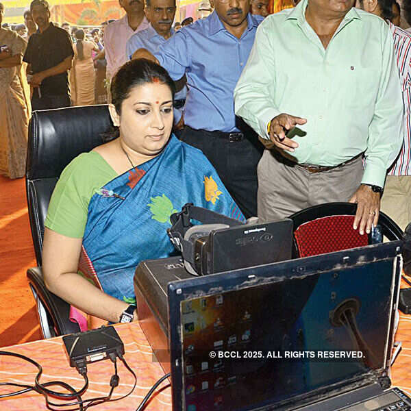 Jawans turn performers