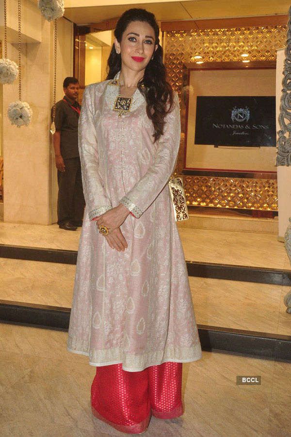 Karishma @ jewellery launch