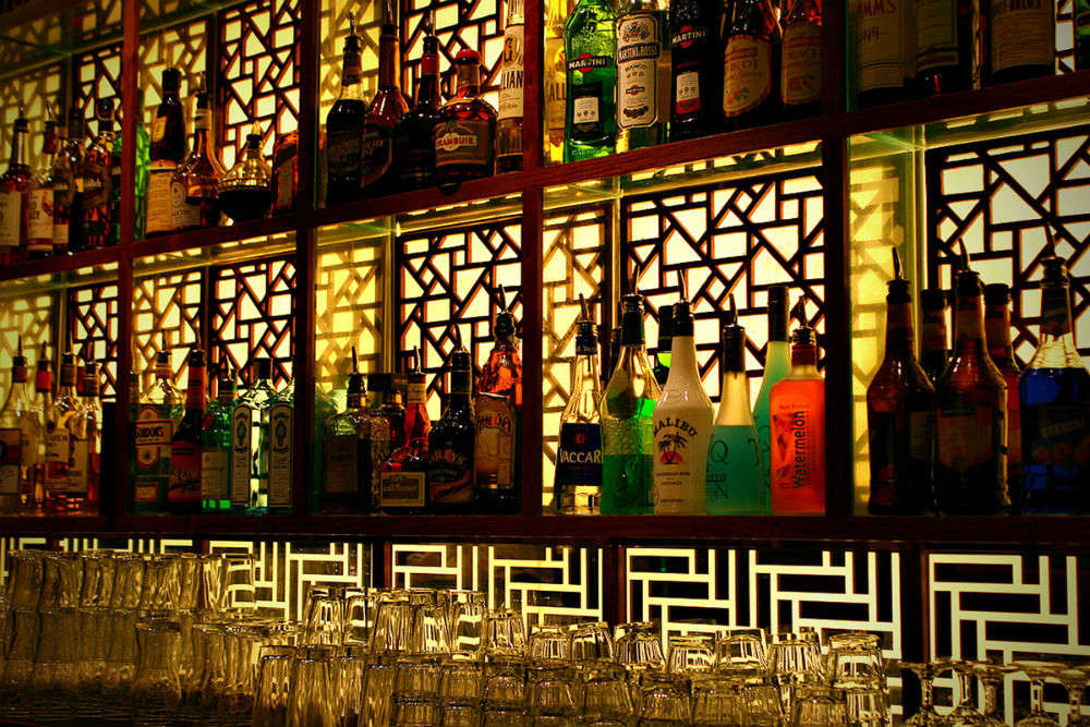Bars In Hong Kong Nightlife In Hong Kong Times Of India Travel 