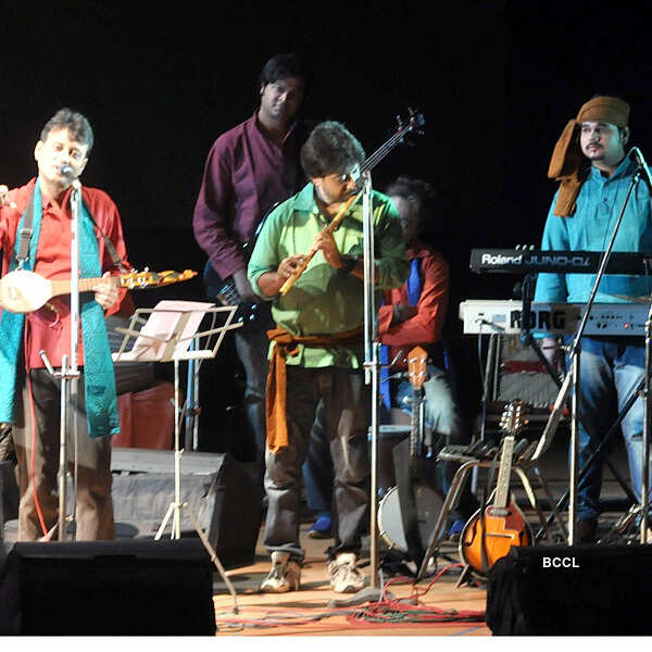 Musical event by a folk band