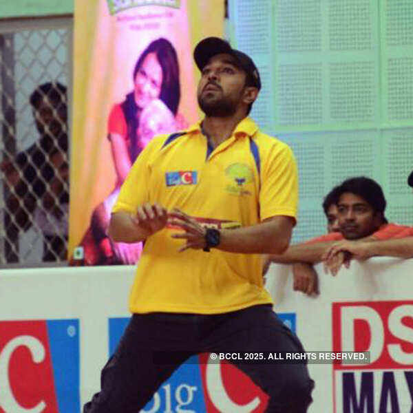 Tollywood plays to raise fund for Hudhud victims