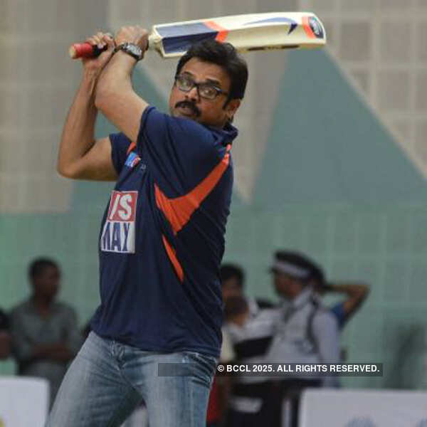 Tollywood plays to raise fund for Hudhud victims