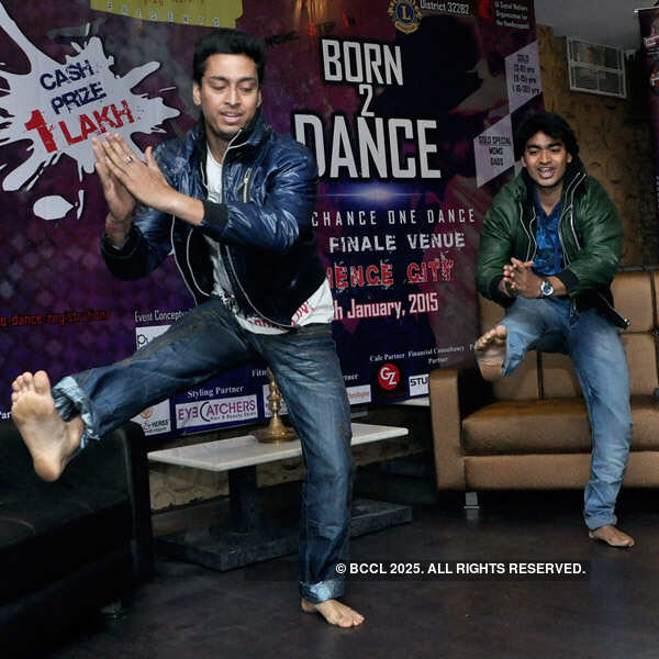 Born 2 Dance @ Cafe Ground Zero