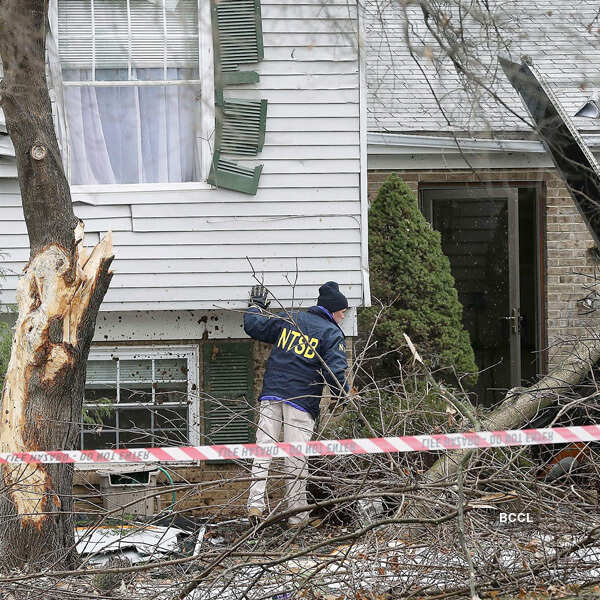6 dead after plane crashes into Maryland home