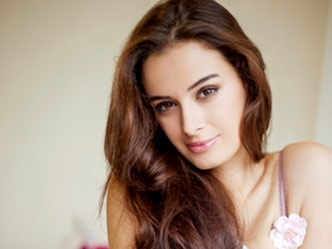 Evelyn Sharma’s tantrums upset co-stars Ram Kapoor and Sunny Leone