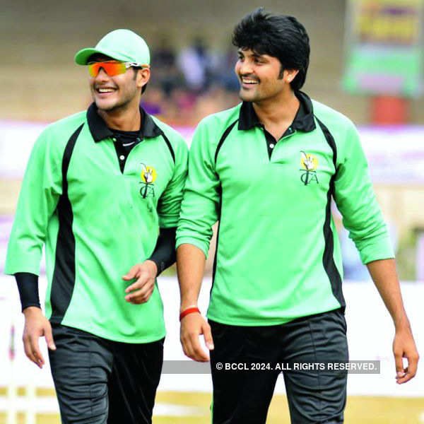 Celebs play cricket for Hudhud victims