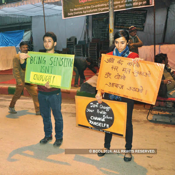 Students freeze for Nirbhaya incident